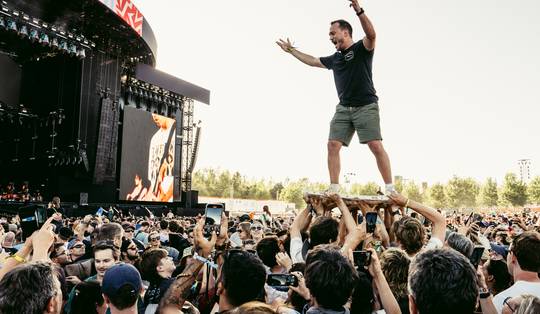 ‘Het zijn niet alleen de tickets, maar ook de frisdrank, het eten en de camping’: hoe de festivalganger de pineut werd van de btw-hervorming