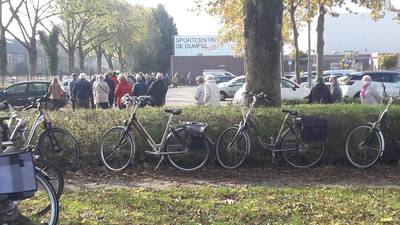 Grote drukte bij verstrekking griepprik: rij met honderd wachtenden in Velp