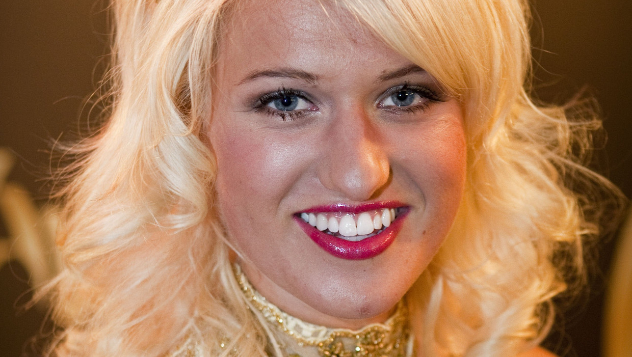 Britt Dekker huilt om uitgelekte foto's Playboy | Het Parool