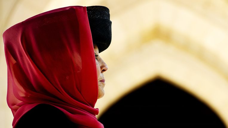 Het Gebeitelde Koningschap Van Beatrix Trouw