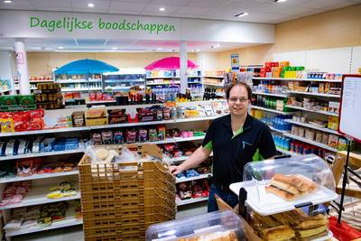 Dorpssupers hebben het moeilijk, maar die in Maasbommel doet het goed