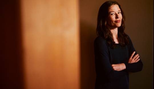‘Het succes van Andrew Tate is een tegenreactie op #MeToo’: journalist Megan Twohey kreeg eredoctoraat aan KU Leuven