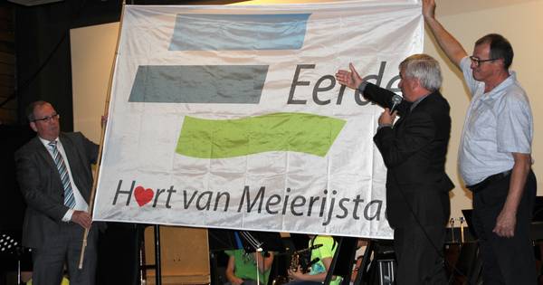 Nieuwe dorpsvlag Eerde vol historie