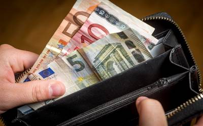 7 procent meer loon voor rijksambtenaren