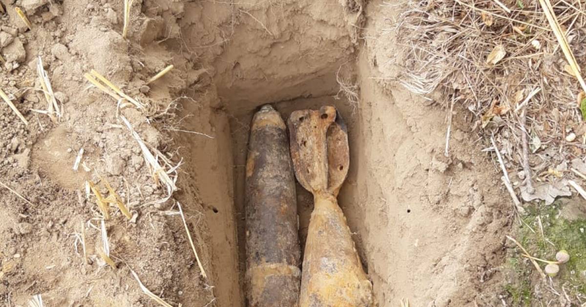 Boer ploegt nietsvermoedend over granaten op zijn akker heen, niemand had hem gewaarschuwd - De Geld