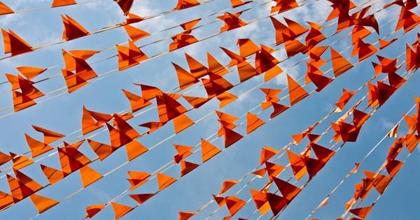 Muzikale Nacht voor Oranje op het Dorpsplein in Lage Mierde