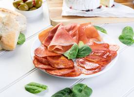 Paté, salami, ham? Nee, dít is één van de ongezondste vleeswaren voor op brood