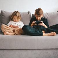 ‘Hoe jonger het kind, hoe groter de impact van schermen’: professor Reitske Meganck over wat smartphones met ons doen