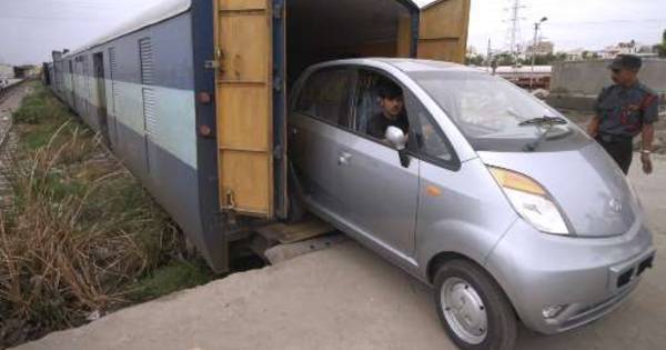 Voici La Voiture La Moins Chere Du Monde La Tata Nano Monde 7sur7 Be