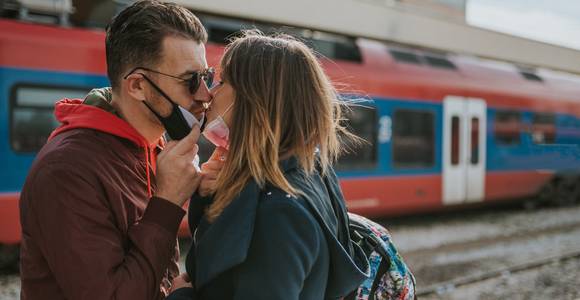 Van ‘apocalypsing’ tot ‘tindermoeheid’: zo gaan we daten in 2021. “We worden steeds vrijer in de liefde”