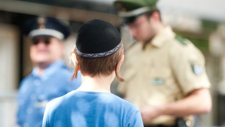 Berlijn Neemt Het Voortouw Besnijdenis Mag Gewoon Trouw