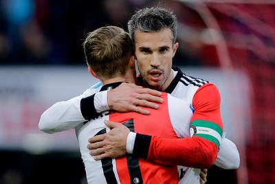 Opvallend lege Kuip smult van Robin van Persie