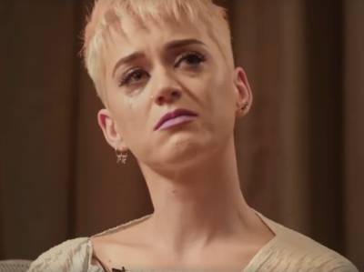Katy Perry in tranen op tv: Ik schaam me