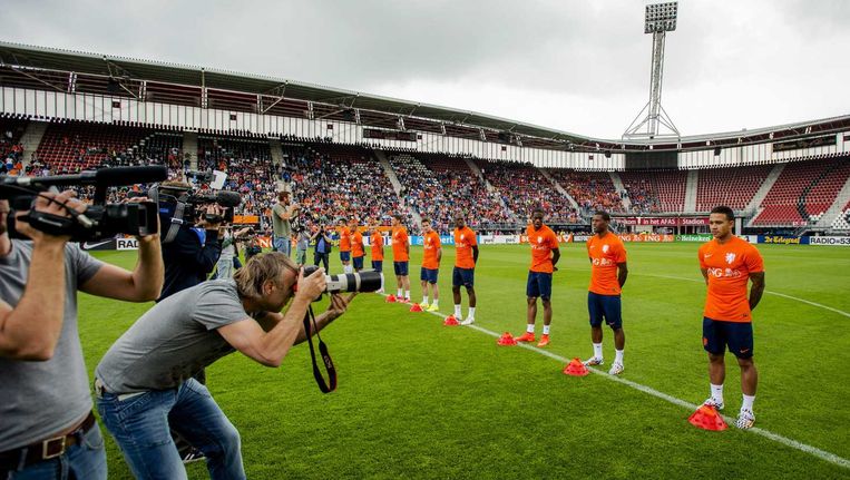 Bij De Uitzwaaiwedstrijd Van Oranje Kan Het Alleen Maar Misgaan De Volkskrant