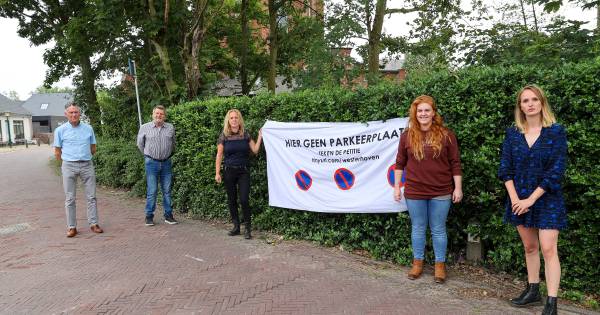 Groen bij kerk Westerhoven hoeft niet te wijken voor parkeerplek - Eindhovens Dagblad