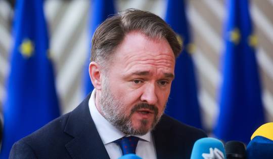 EU wil ondanks suggestie De Wever ‘niet één molecule energie’ meer importeren uit Rusland