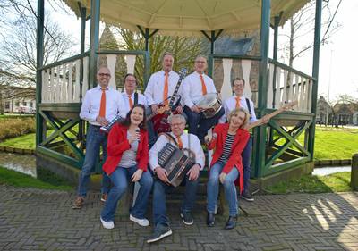 Eigen oranjeband voor een beetje extra pit in koningsfeest Noordgouwe