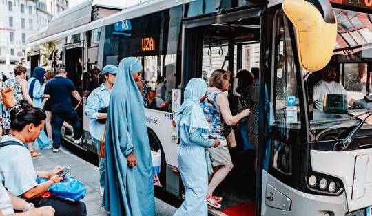 Mevrouw Van Peel, wat u de godsdienst kwalijk neemt, past u zelf toe in een ergere vorm