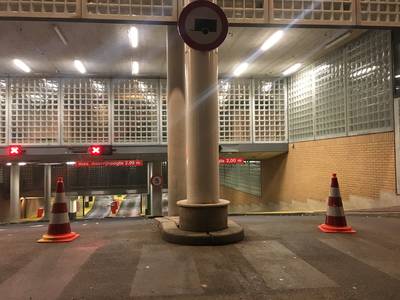 Stadhuis Apeldoorn ontruimd vanwege scheur in vloer