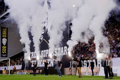 Vitesse eert Curovic op indrukwekkende wijze voor duel met PEC