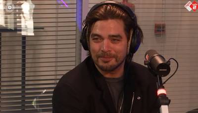 Waylon in tranen na bijzonder eerbetoon van collega's en zijn Bibi