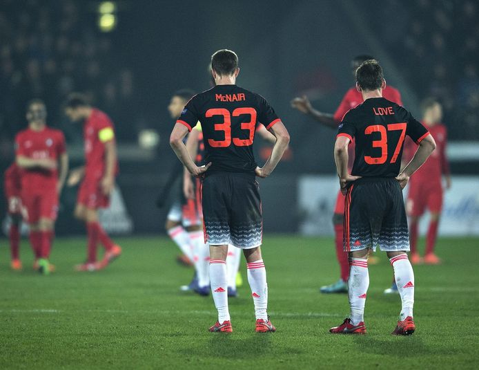 United Spelers 25 Procent Gekort Op Salaris Bij Missen Cl Sport Bd Nl