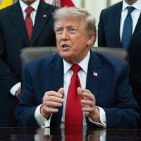 Rechter schrapt omstreden deal tussen Trump en belastingdienst • Opnieuw rechtszaken opgestart naar ‘verband tussen Tylenol en autisme’