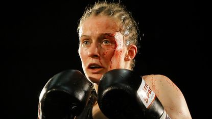 Kamp Om Wbc Wereldtitel Draait Uit Op Ware Klucht Met