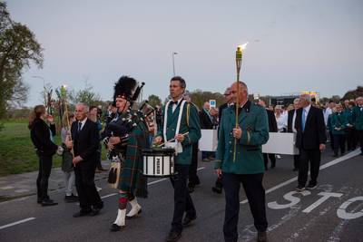 Crescendo Buurse trakteert op jubileummars