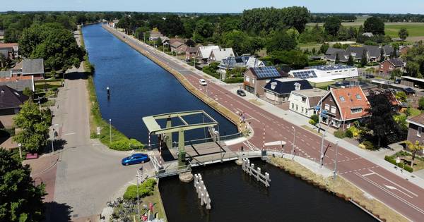 Het verdriet van Daarlerveen: 'Het kanaaldrama raakt iedereen' | Hellendoorn - Tubantia