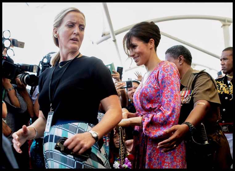 Tijdens een reisje naar Fiji in 2018 werd Meghan beschermd door een vrouwelijke beveiligingsagente.