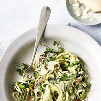 Frisse courgetti met geitenkaas