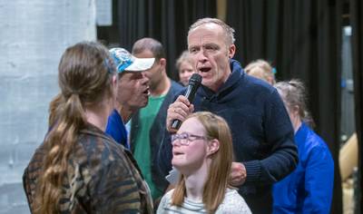 Stef Bos geeft gratis concert in Cultura