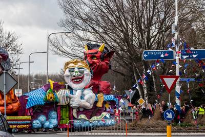 Rosenmontagoptocht in Loerbeek start een half uur eerder
