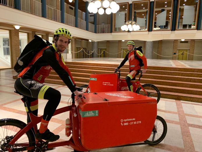 Pakketjes bezorgen per fiets: veel voor | | tubantia.nl