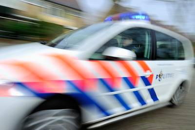 Politie bekeurt vijf jongeren voor niet voldoende afstand houden in Zeddam