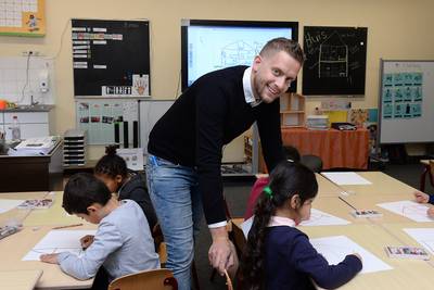 Leraren zijn het zat en leggen een uur hun werk neer