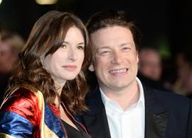 Vrouw (46) van Jamie Oliver overweegt zesde kindje via IVF na vijf miskramen