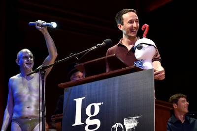 Anti-snurk didgeridoo en vloeibare katten winnen Ig Nobelprijzen