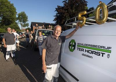 Gerard Otten (65) viert bijzonder jubileum: ‘Hij schilderde in 50 jaar half Delden’