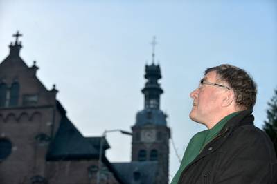 Pastoor Janssen legt taken tijdelijk neer: vanwege gezondheid en om meer tijd voor de kleinkinderen 