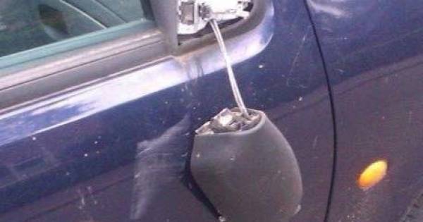 Vandalen vernielen autospiegels in Herveld-Andelst