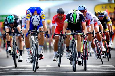 Bekijk hoe Kittel met minder dan een banddikte wint