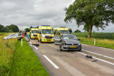 Meerdere gewonden bij botsing tussen twee auto's bij Gilze