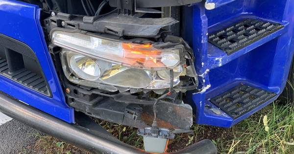 Aanrijding tussen auto en vrachtwagen op N65 Helvoirt.