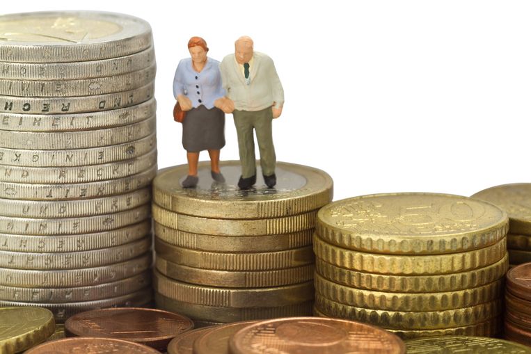 Wie tijdens de pensioenjaren onbekommerd de levensstandaard van voordien wil behouden, legt best een spaarpot van 300.000 euro aan. Met louter een groepsverzekering en pensioensparen komt u nooit aan zo’n bedrag. Gevolg: u zal extra inspanningen moeten leveren. 