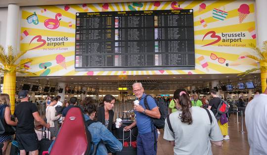 Moeten vakantiegangers vrezen voor hun portemonnee als de Straat van Hormuz dicht blijft?