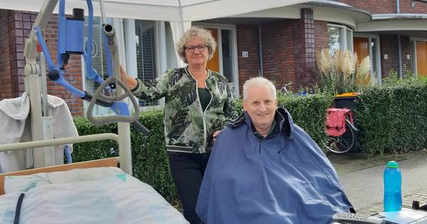 Eindelijk: Mary die haar verlamde man op straat zette, vindt geschikt huis