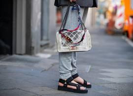 Deze sandalen staan iedereen (en passen onder elke outfit) 