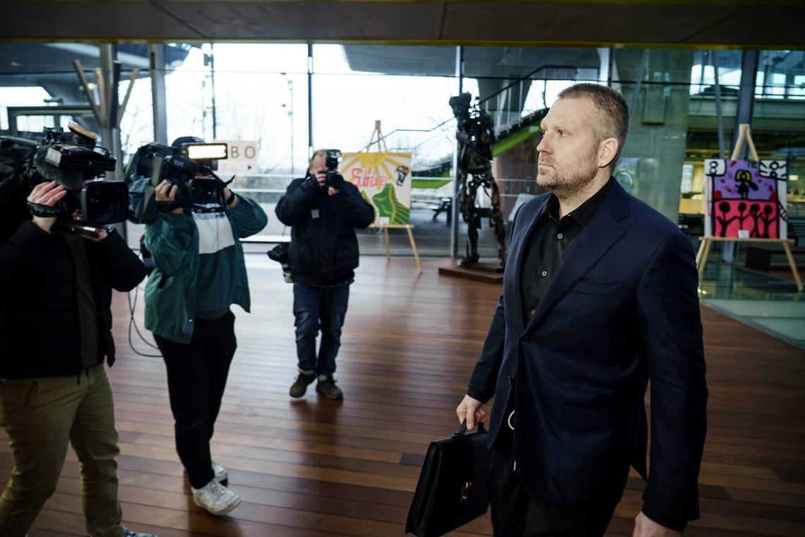 Openbaar Ministerie vordert 1,5 jaar cel, geldboete, rijverbod en herneming van rijexamens voor sterrenchef Nick Bril